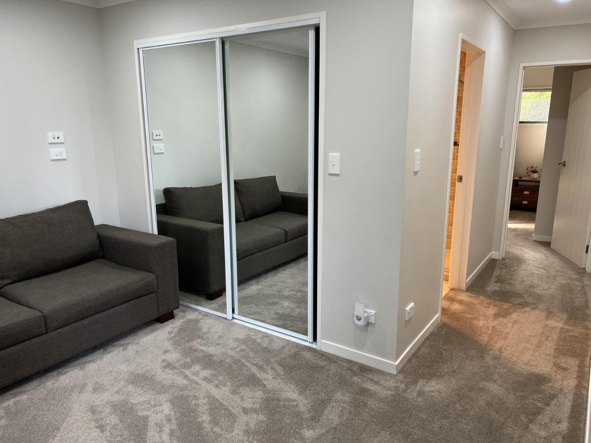 Guest Suite - Cosy Place In The Wattle Downs Auckland Exterior foto