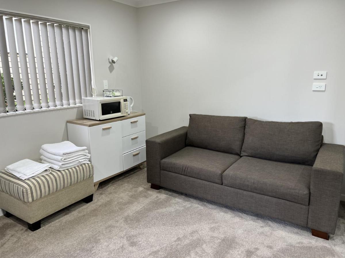 Guest Suite - Cosy Place In The Wattle Downs Auckland Exterior foto
